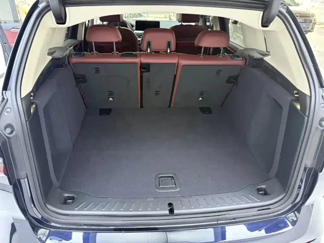 BMW iX3 — Фото автомобиля 17