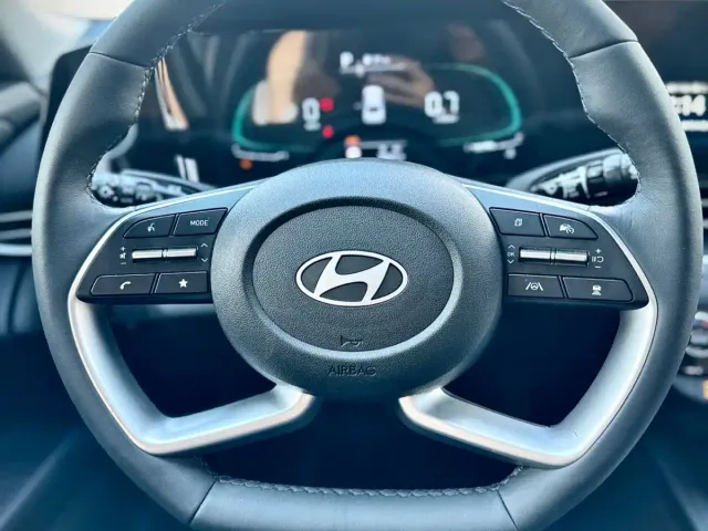 Hyundai Elantra — Фото автомобиля 22