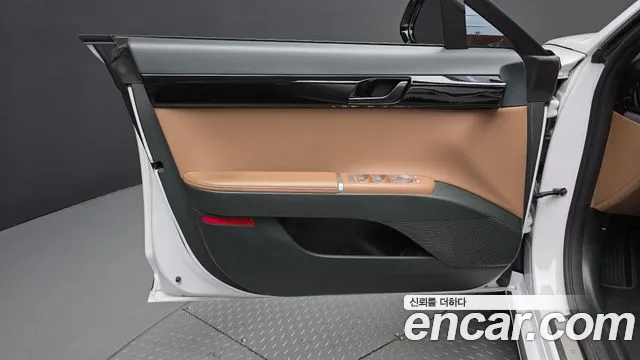 Hyundai Grandeur GN7 — Фото автомобиля 13