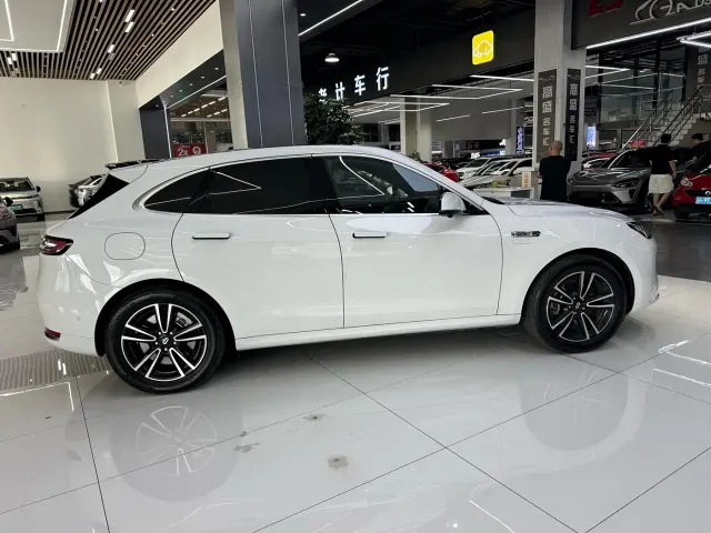 Aito M5 — Фото автомобиля 18