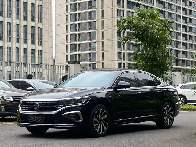 Volkswagen Passat — Фото автомобиля 10