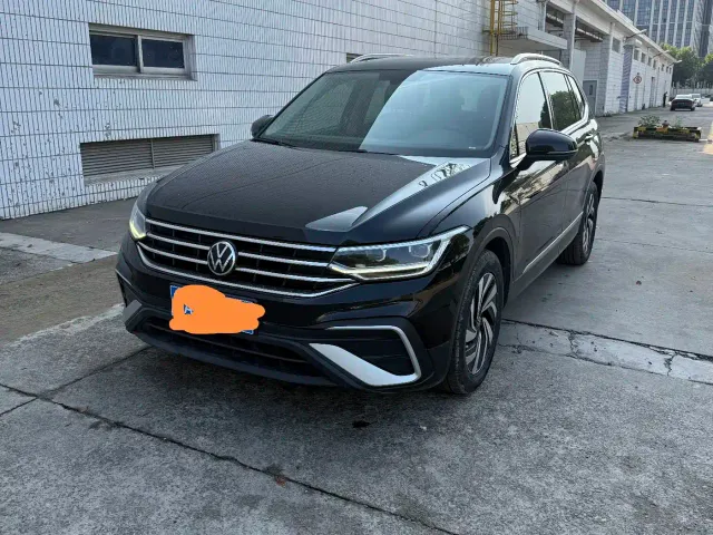 Volkswagen Tiguan L — Фото автомобиля 2
