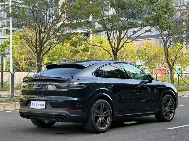 Porsche Cayenne — Фото автомобиля 8
