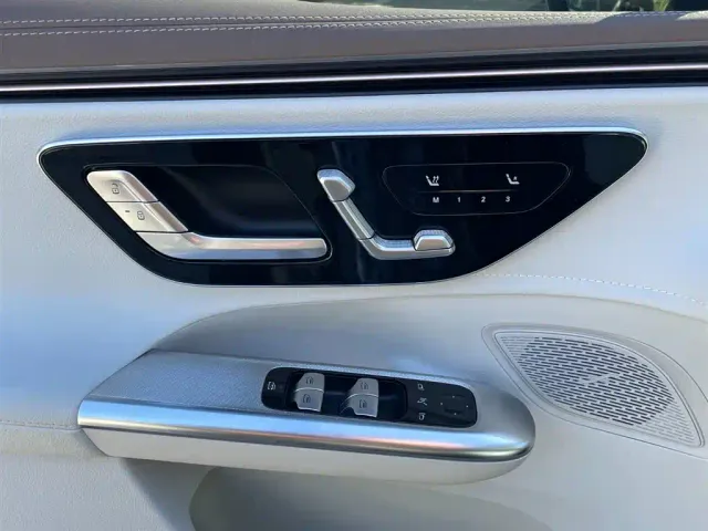 Mercedes-Benz EQE SUV — Фото автомобиля 6