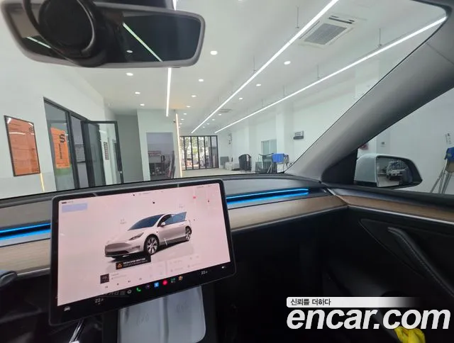 Tesla Model Y — Фото автомобиля 6