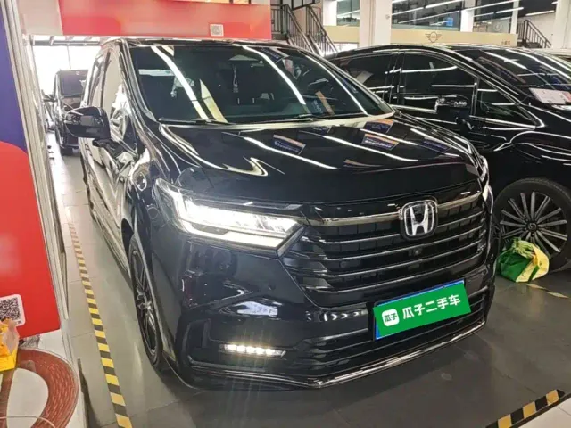 Honda Odyssey — Фото автомобиля 3