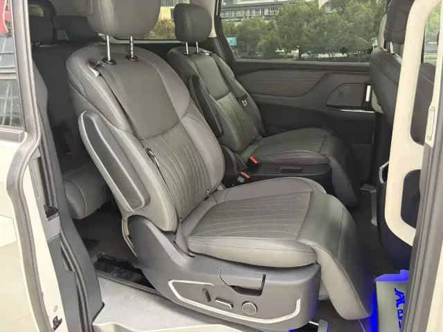 JAC Refine RF8 PHEV — Фото автомобиля 14
