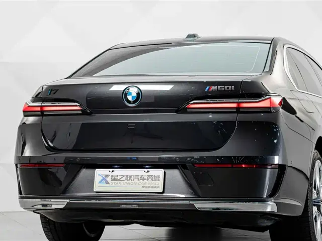 BMW i7 — Фото автомобиля 7