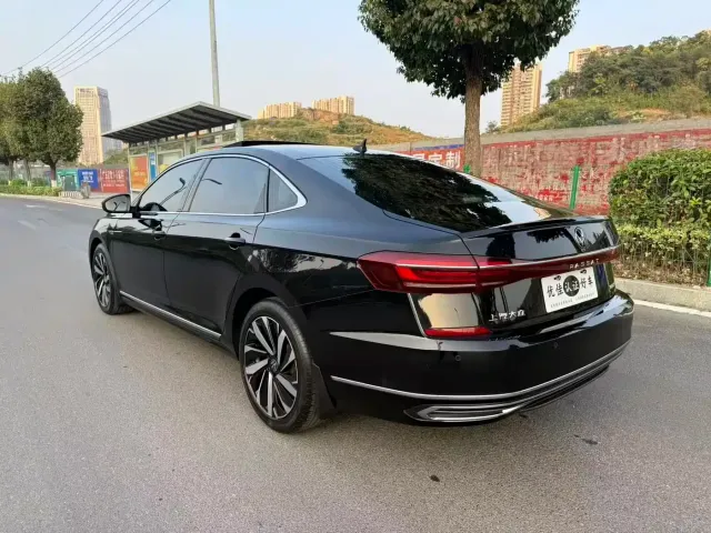 Volkswagen Passat — Фото автомобиля 10