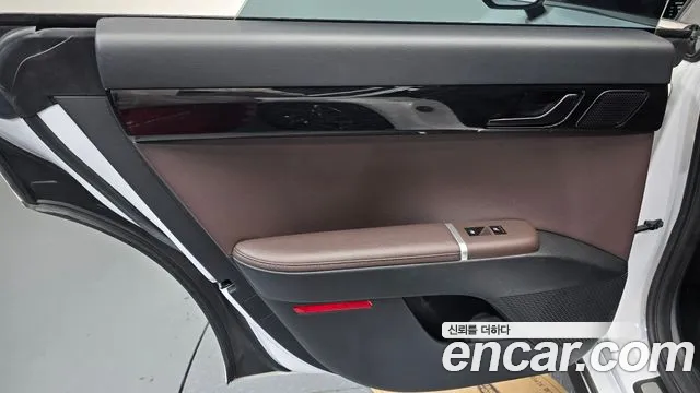 Hyundai Grandeur GN7 — Фото автомобиля 14