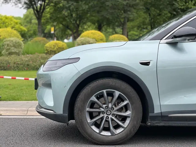 Leapmotor C11 — Фото автомобиля 7
