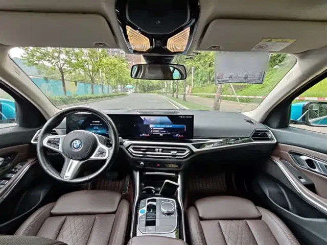 BMW i3 — Фото автомобиля 14