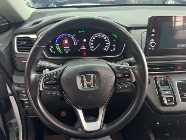 Honda Elysion — Фото автомобиля 2
