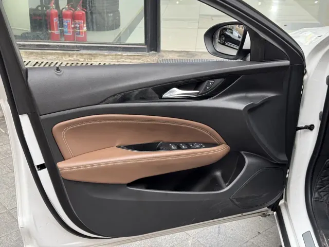 Buick Regal — Фото автомобиля 16