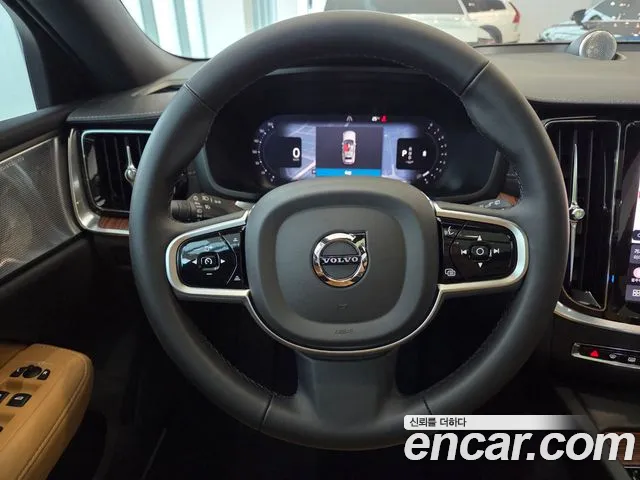 Volvo V60 Cross Country 2nd Gen — Фото автомобиля 13