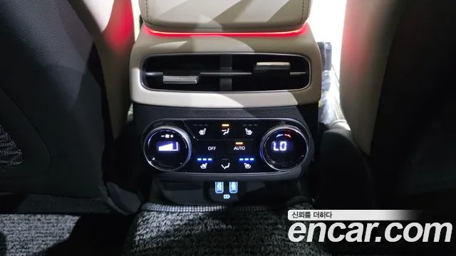 Genesis GV70 — Фото автомобиля 30
