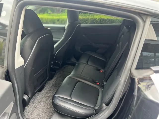 Tesla Model Y — Фото автомобиля 8