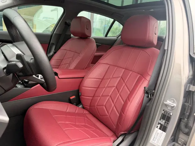 BMW 5 Series — Фото автомобиля 11
