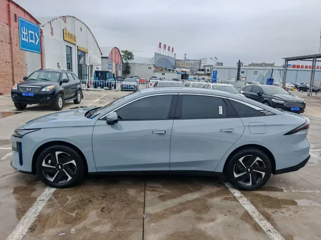 Geely Galaxy L6 — Фото автомобиля 3