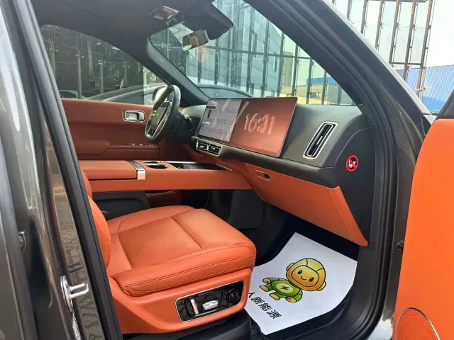 Li Auto L9 — Фото автомобиля 12