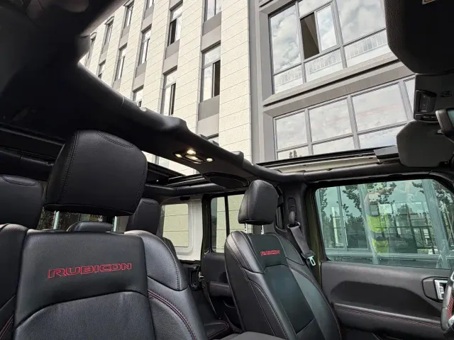 Jeep Wrangler — Фото автомобиля 15