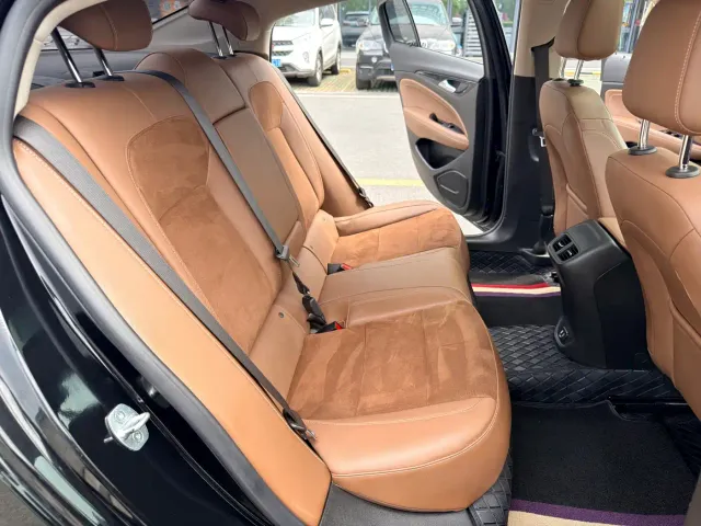 Buick Regal — Фото автомобиля 12