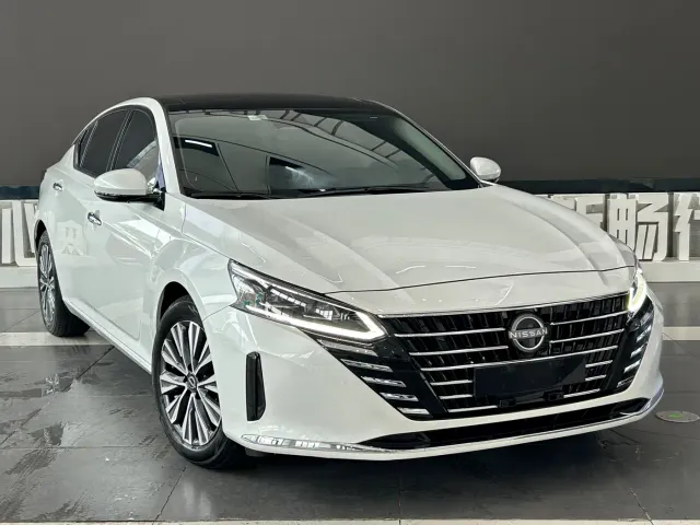 Nissan Teana — Фото автомобиля 3
