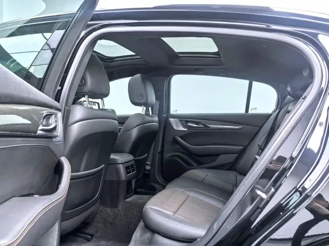 Cadillac CT5 — Фото автомобиля 10