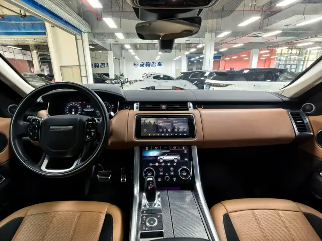 Land Rover Range Rover Sport — Фото автомобиля 15