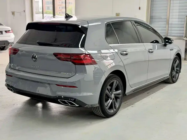 Volkswagen Golf — Фото автомобиля 7