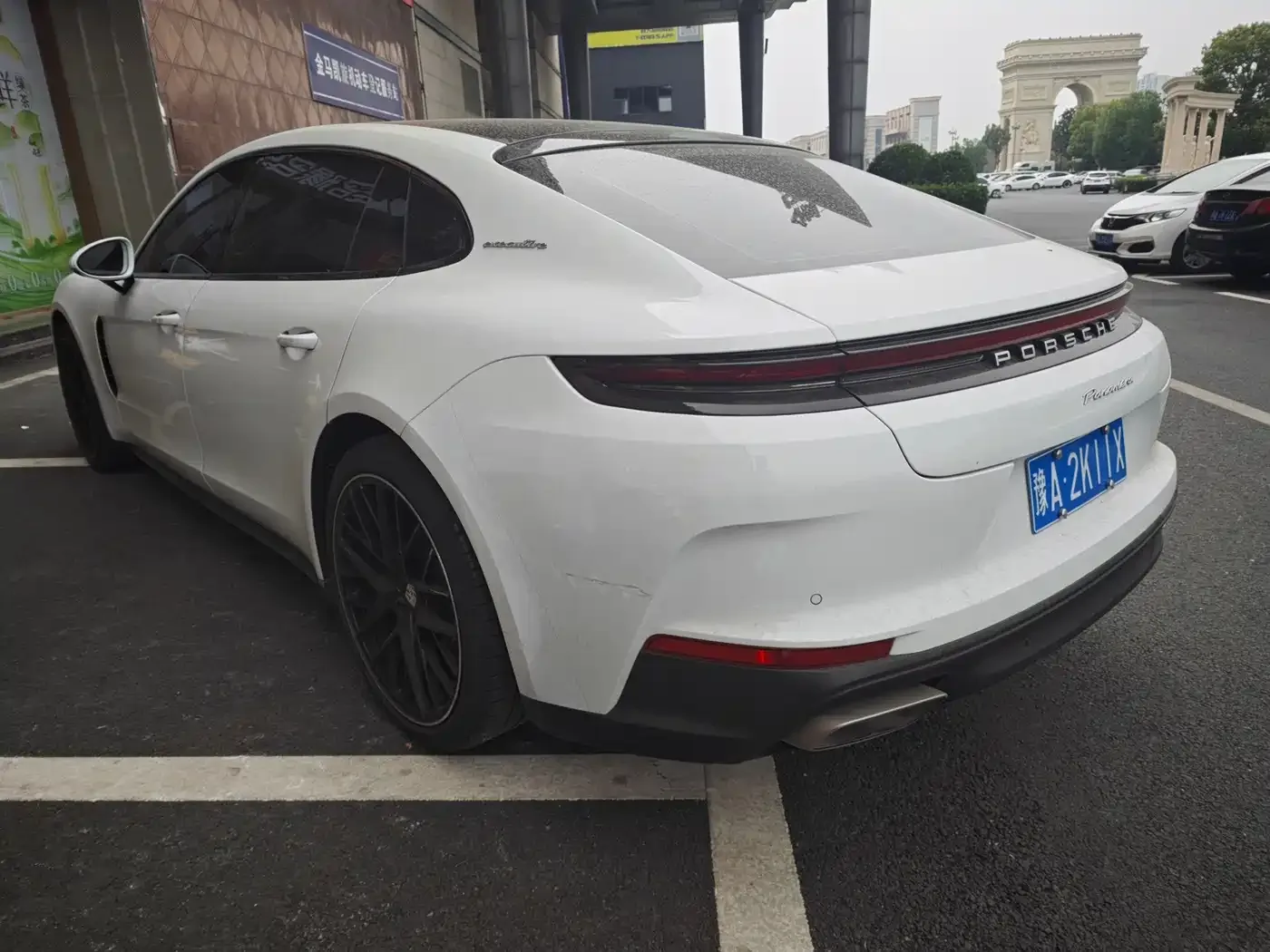 Porsche Panamera 2024 Panamera Executive Long Wheelbase 2.9T — Фото автомобиля 4