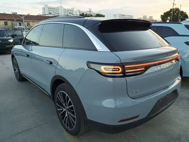 Leapmotor C11 — Фото автомобиля 4