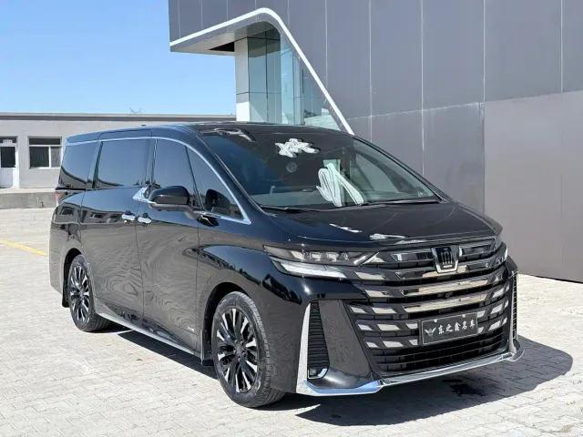 Toyota Vellfire — Фото автомобиля 3
