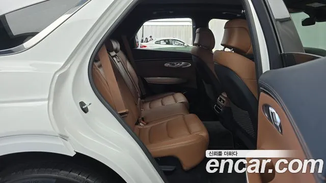Genesis GV70 — Фото автомобиля 17