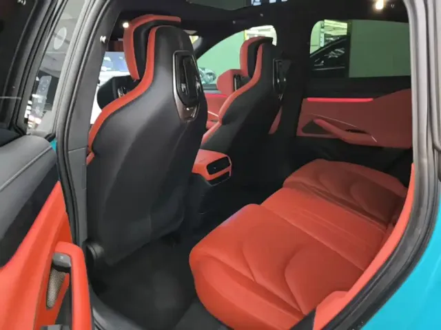 Xiaomi SU7 — Фото автомобиля 16