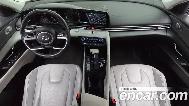 Hyundai Avante CN7 — Фото автомобиля 10