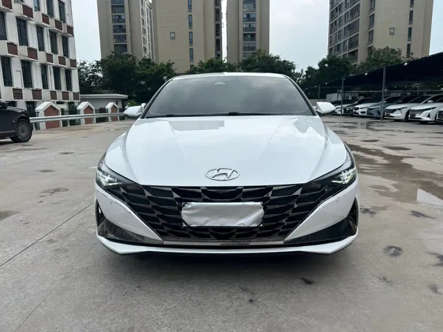Hyundai Elantra — Фото автомобиля 2