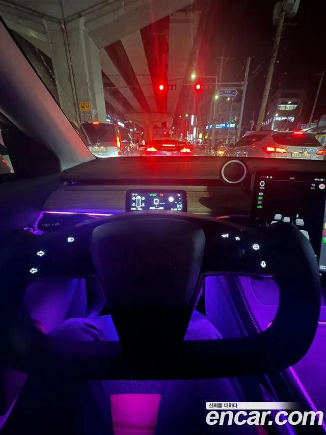 Tesla Model Y — Фото автомобиля 11