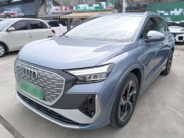 Фотография автомобиля — Audi Q4 e-tron