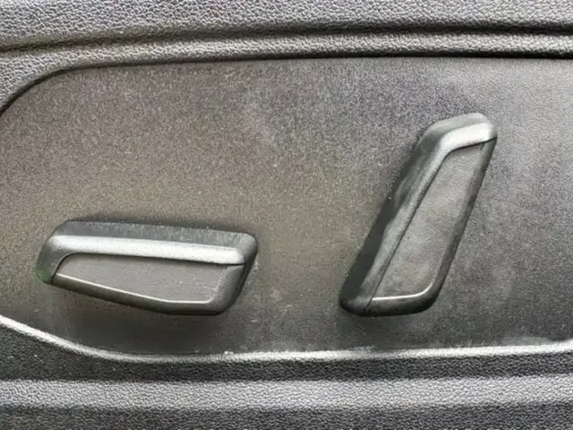 Hyundai Elantra 2022 1.5L CVT LUX Premium Edition — Фото автомобиля 11