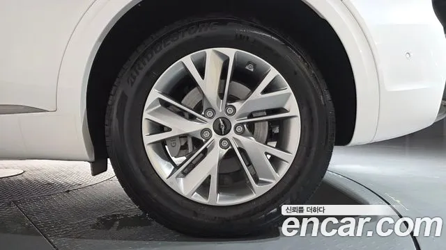 Genesis GV70 — Фото автомобиля 6