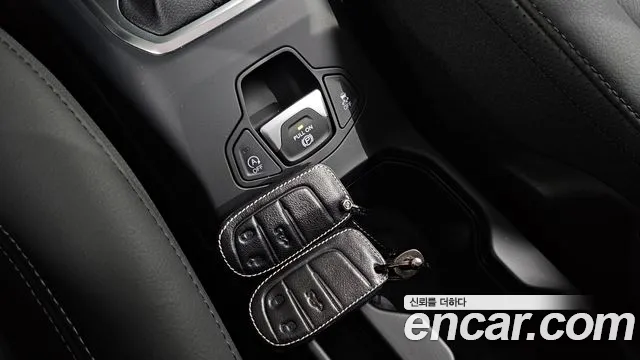 Jeep Renegade — Фото автомобиля 29