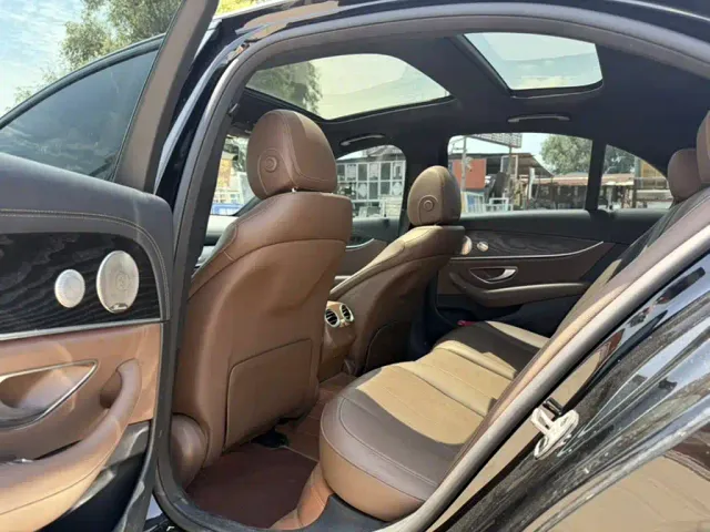 Mercedes-Benz E-Class — Фото автомобиля 13