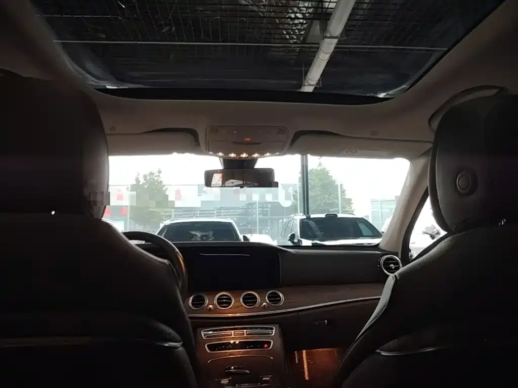 Mercedes-Benz Mercedes-Benz E-Class 2023 Facelift E 260 L — Фото автомобиля 17