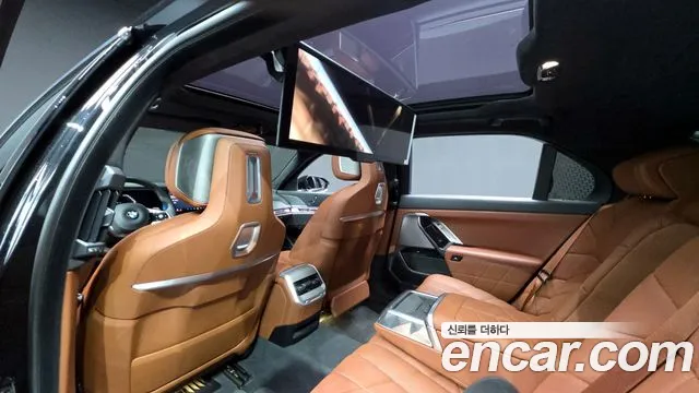 BMW 7-Series 7 серия (G70) 740i sDrive Design Pure Excellence — Фото автомобиля 18