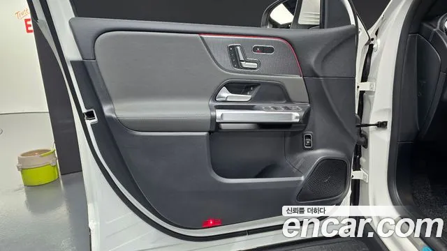 Mercedes-Benz EQB X243 — Фото автомобиля 13