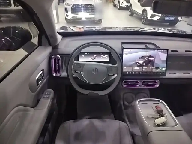 Leapmotor B10 — Фото автомобиля 10