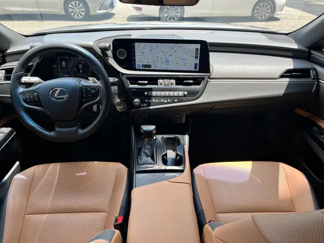 Lexus ES — Фото автомобиля 13