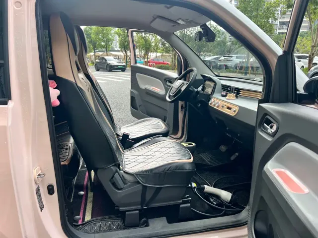Wuling Hongguang Mini EV — Фото автомобиля 12