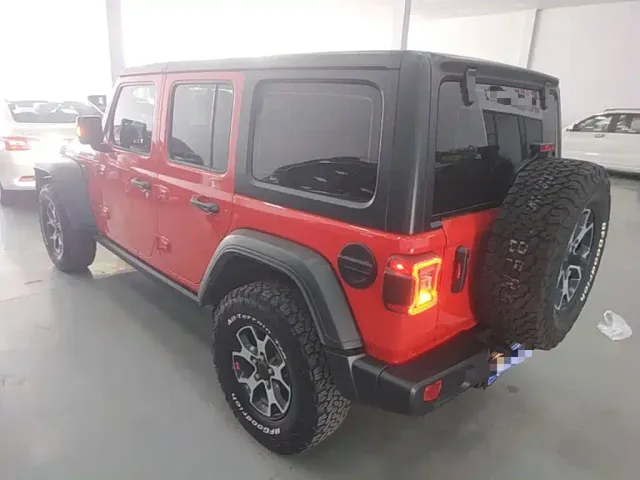 Jeep Wrangler — Фото автомобиля 4